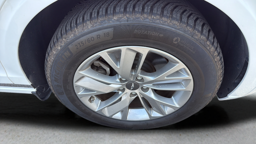 Used 2023 Genesis GV70 2.5T AWD/4WD image 13