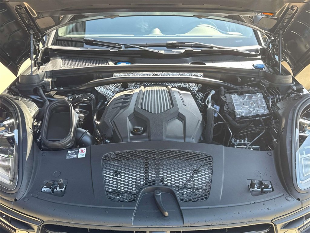 New 2025 Porsche Macan image 27