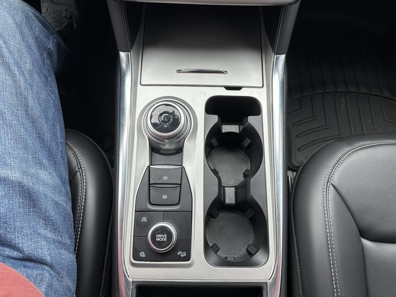 Used 2024 Ford Explorer XLT w/ Equipment Group 202A image 20