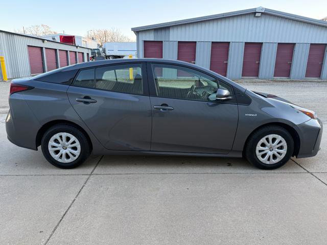 Used 2022 Toyota Prius L Eco image 7