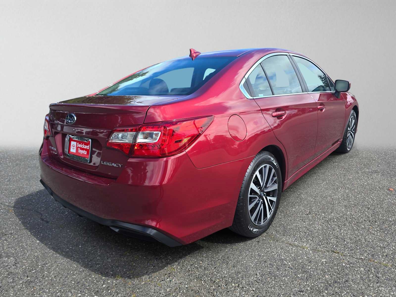 Used 2018 Subaru Legacy 2.5i Premium w/ Popular Package #1 AWD/4WD image 3