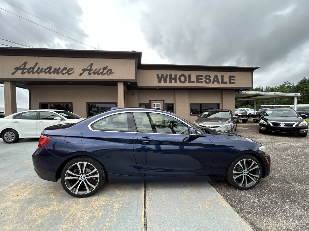 Used 2017 BMW 230i Coupe RWD image 1