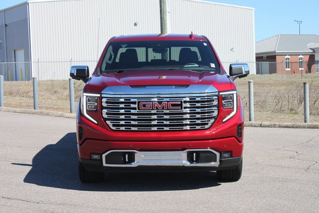 Used 2024 GMC Sierra 1500 Denali AWD/4WD image 3