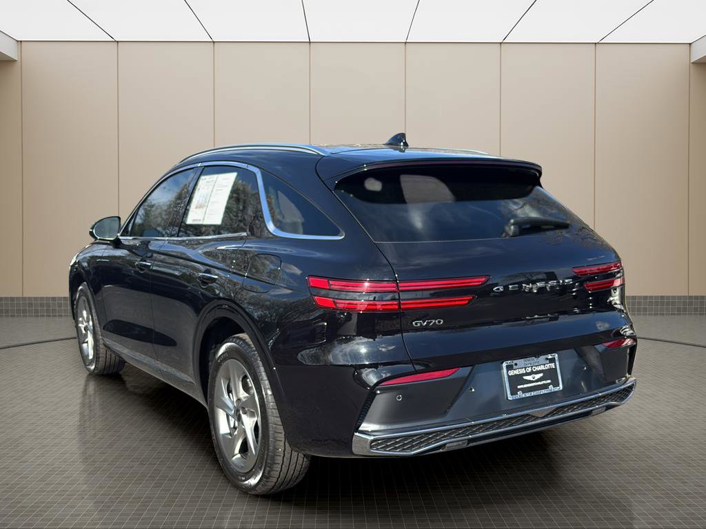 Used 2026 Genesis GV70 2.5T Select image 3