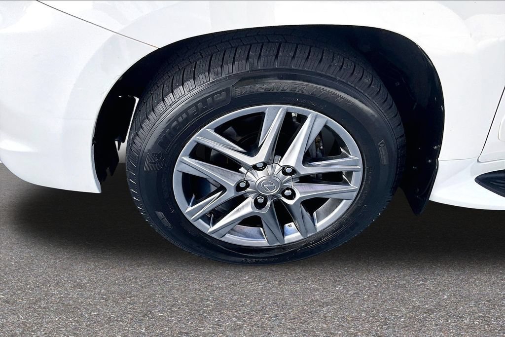 Used 2013 Lexus LX 570 4WD w/ Luxury Pkg image 33
