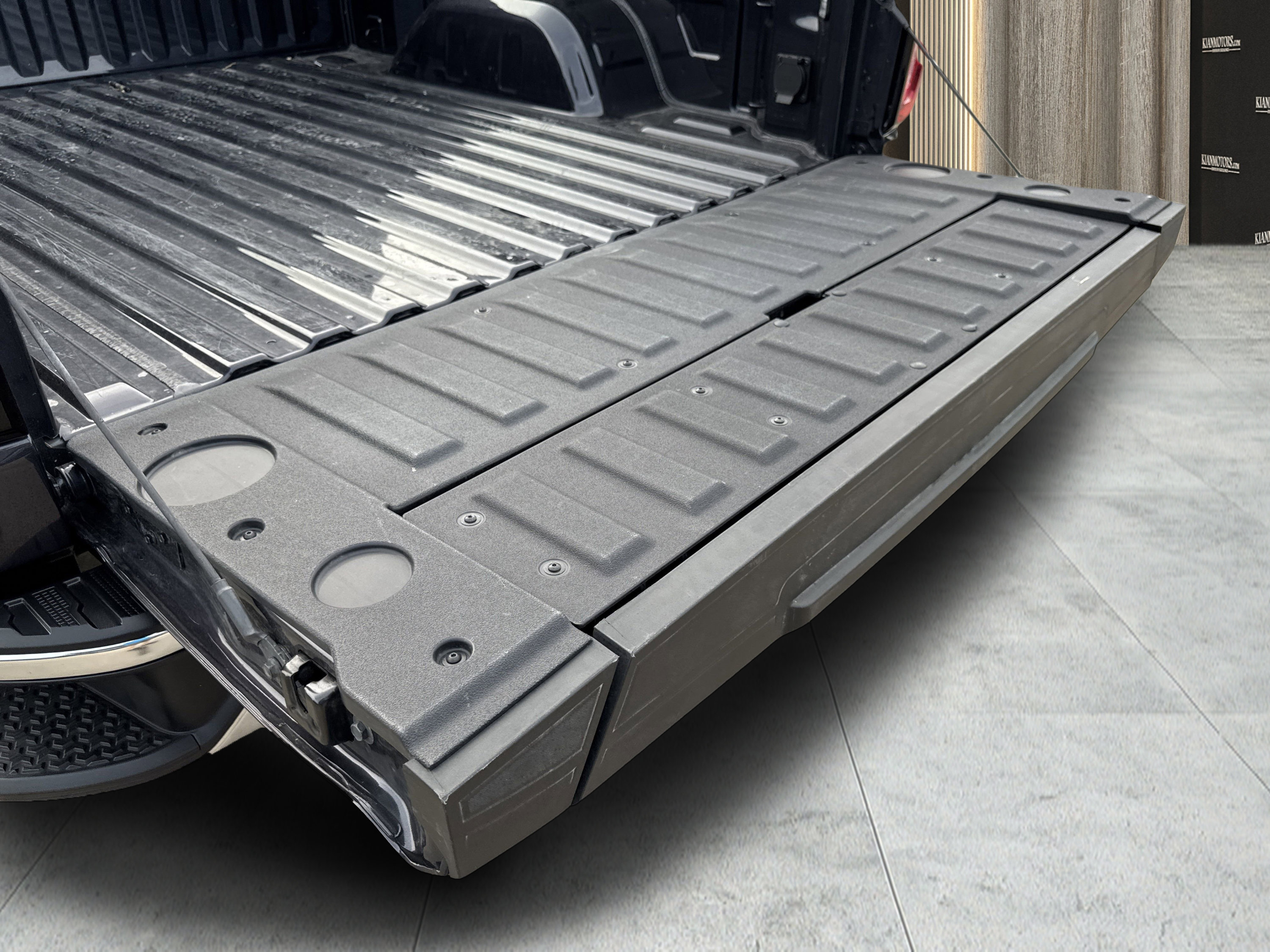 Used 2025 GMC Sierra 1500 SLT image 30