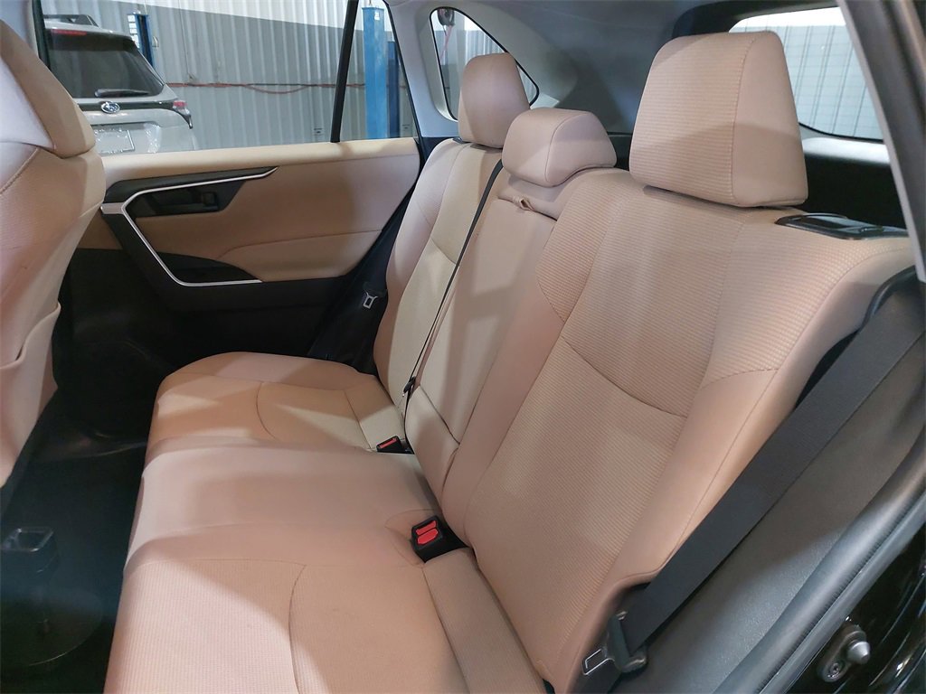 Used 2022 Toyota RAV4 LE image 13