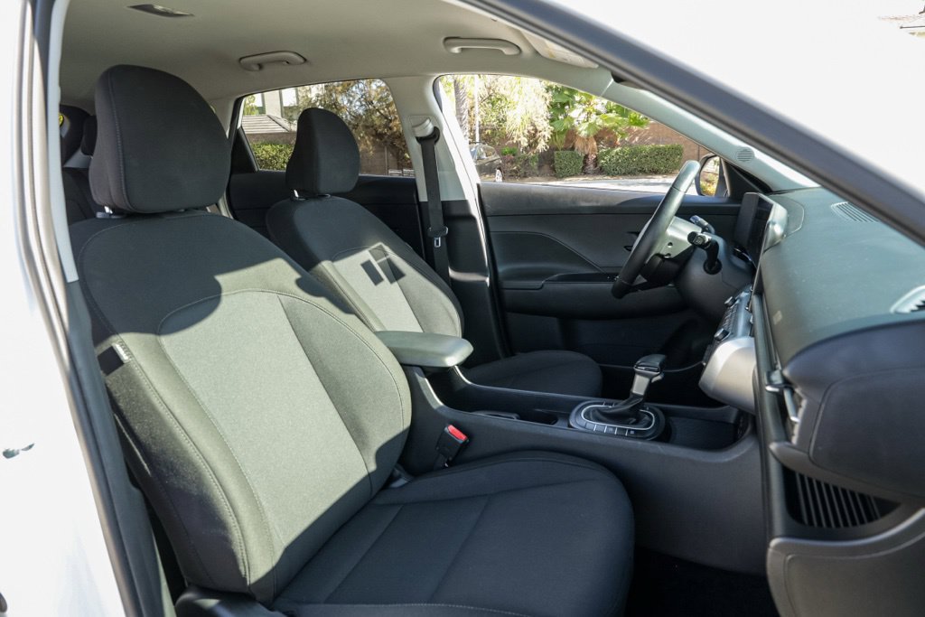Used 2025 Hyundai Kona SEL FWD image 21