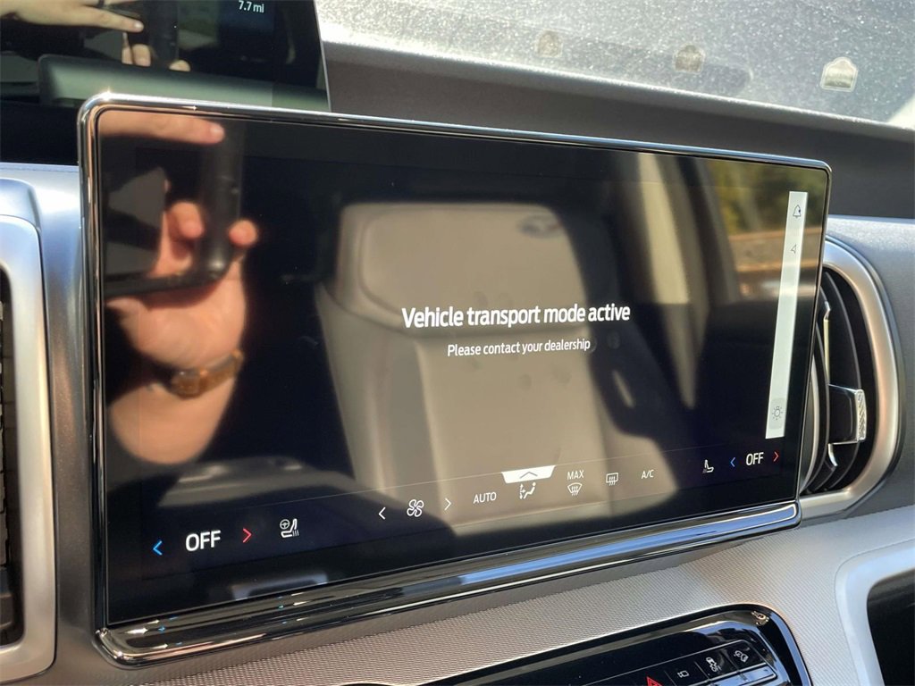 New 2025 Ford Expedition Active image 27