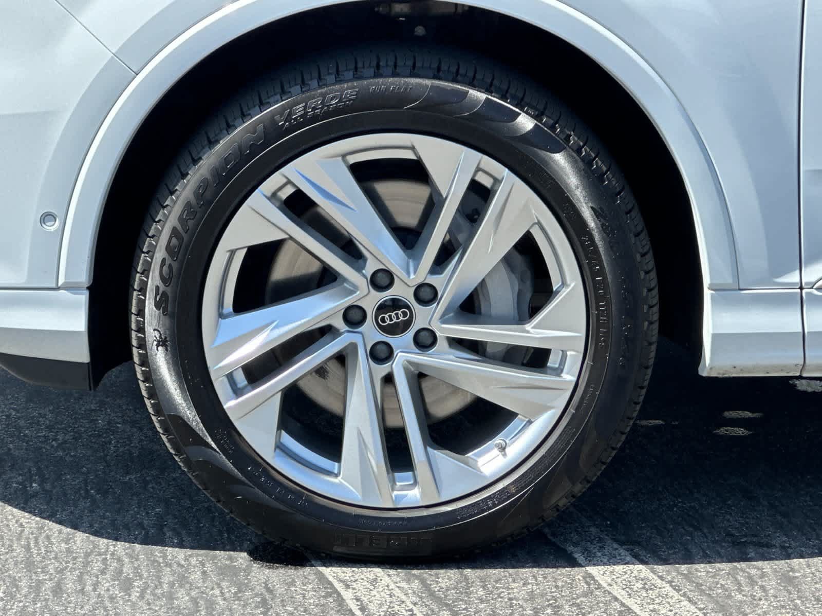 Used 2023 Audi Q7 3.0T Premium w/ Convenience Package AWD/4WD image 28