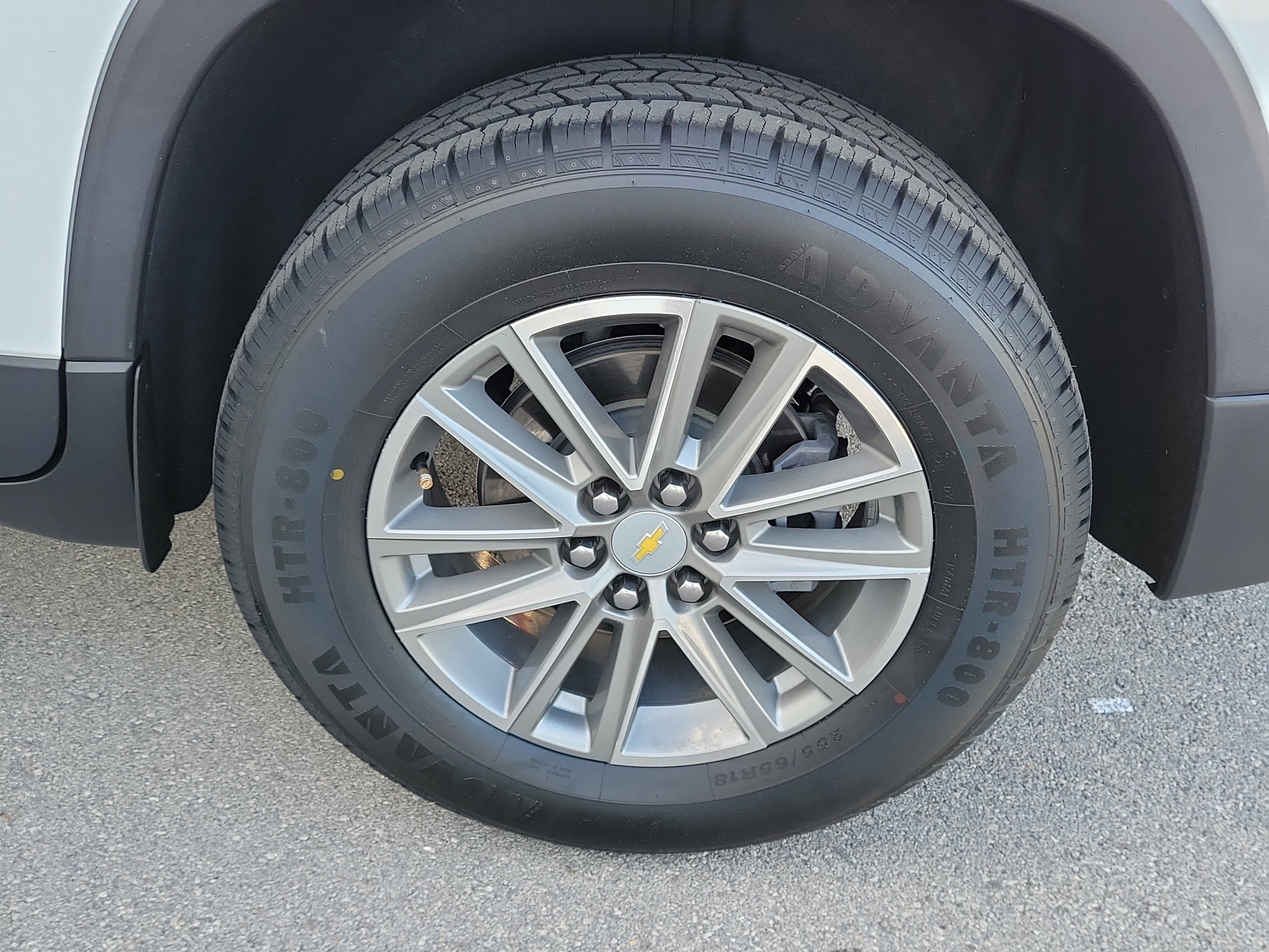 Used 2023 Chevrolet Traverse LT image 27