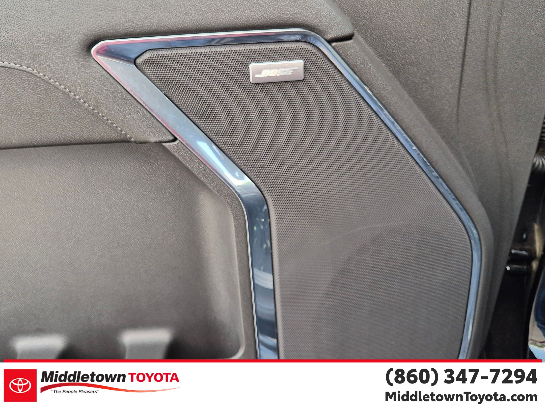 Used 2025 Chevrolet Silverado 1500 LT Trail Boss w/ LT Trail Boss Premium Package AWD/4WD image 13