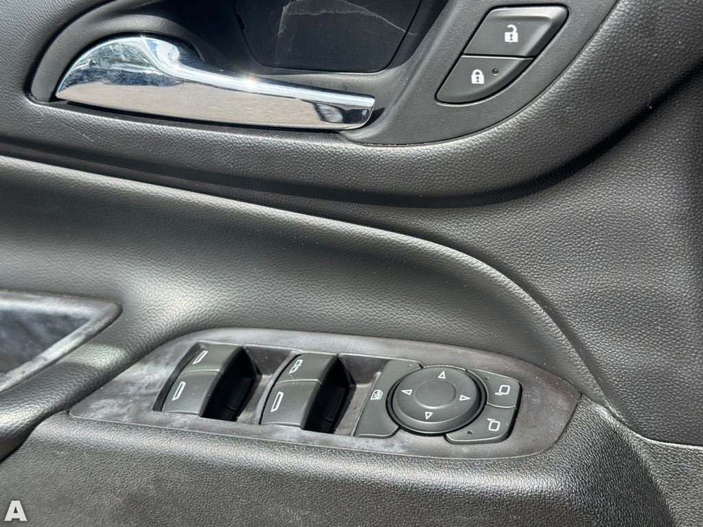 Used 2019 Chevrolet Equinox LT FWD image 28
