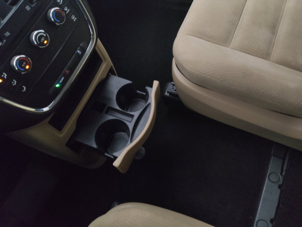 Used 2015 Dodge Grand Caravan American Value Package FWD image 26