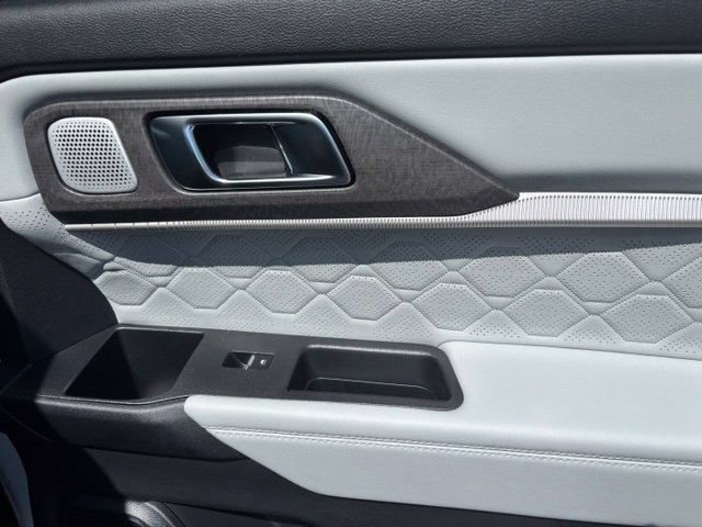 New 2026 Ford Explorer Platinum w/ LUX Leather Package AWD/4WD image 19