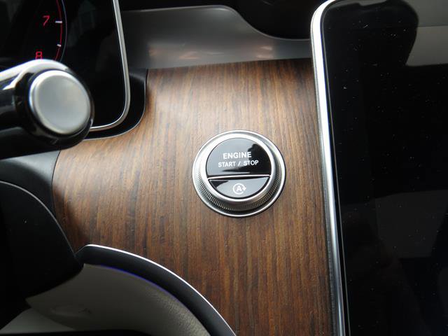 Used 2025 Mercedes-Benz C 300 4MATIC Sedan image 18