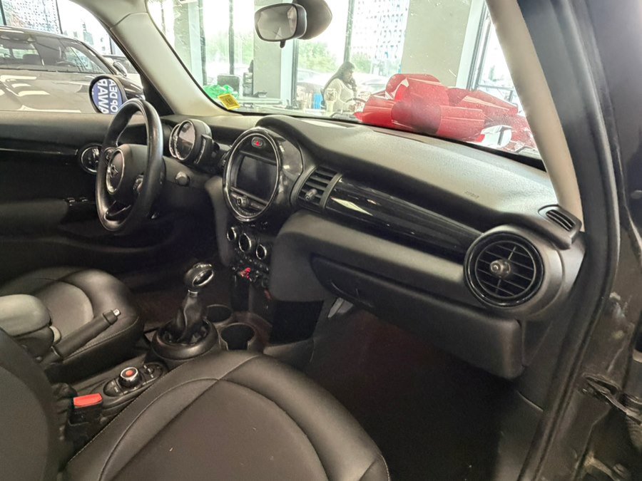 Used 2019 MINI Cooper 4-Door Hardtop FWD image 29