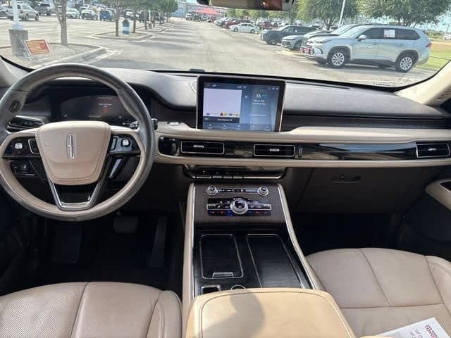 Used 2020 Lincoln Aviator Reserve w/ Equipment Group 201A RWD image 10
