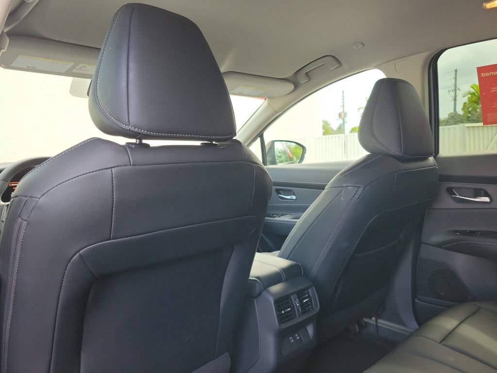 Certified 2025 Nissan Murano SV AWD/4WD image 19
