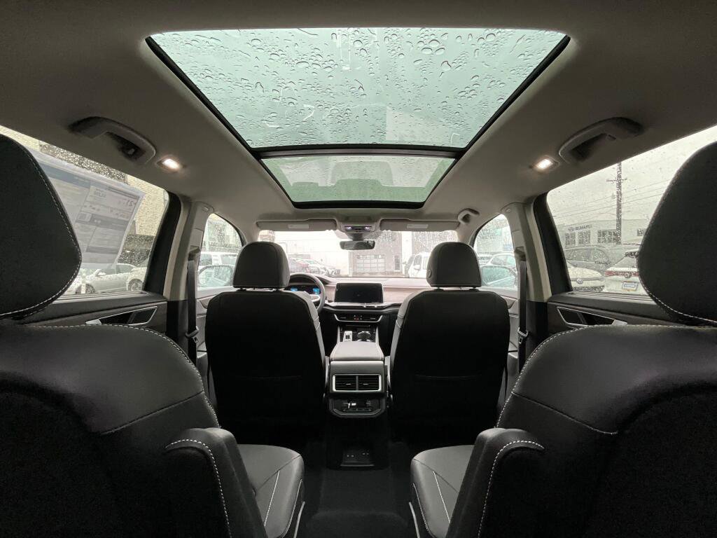 New 2026 Volkswagen Atlas SEL image 17