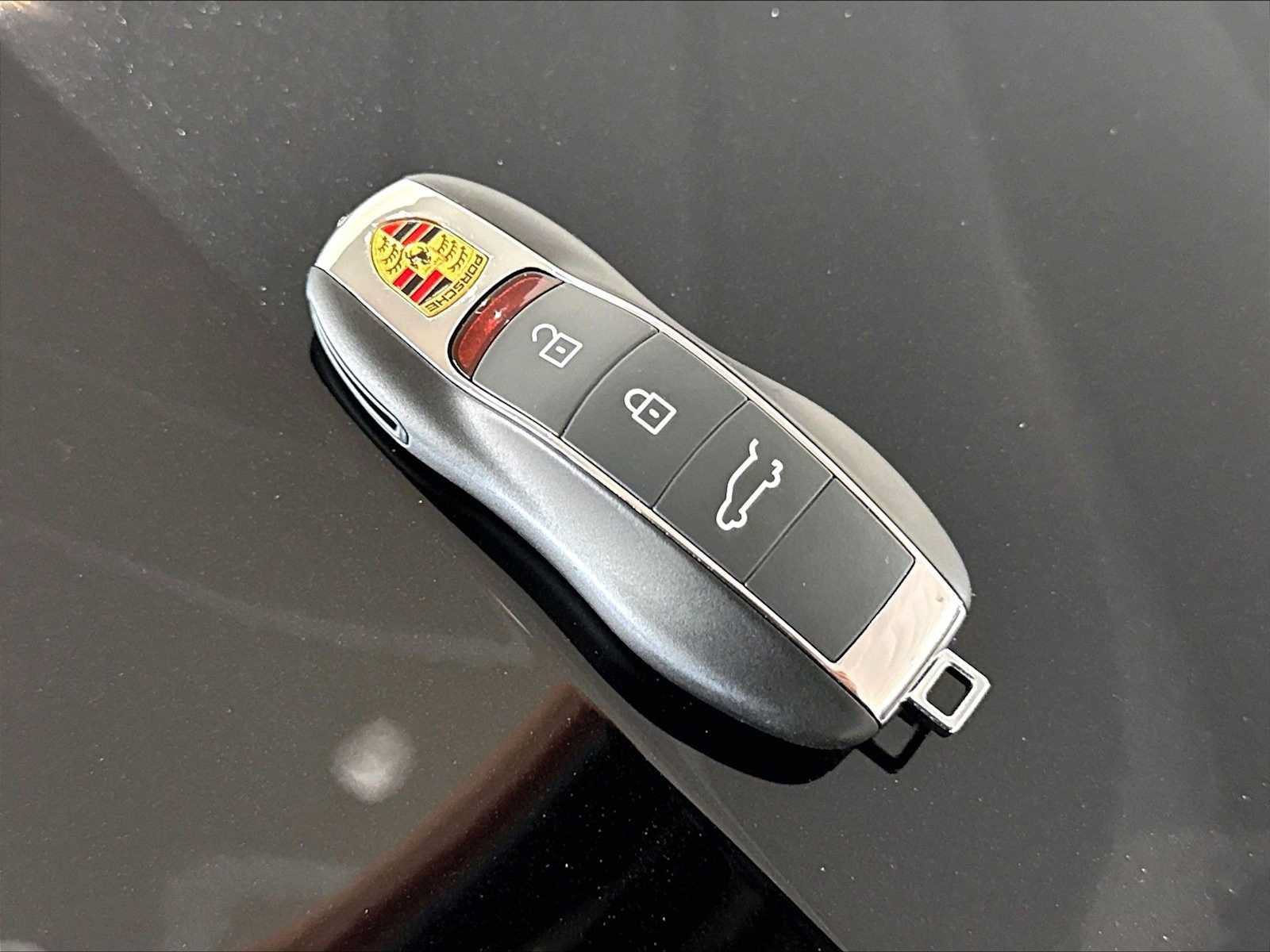 Used 2026 Porsche Macan Turbo AWD/4WD image 34