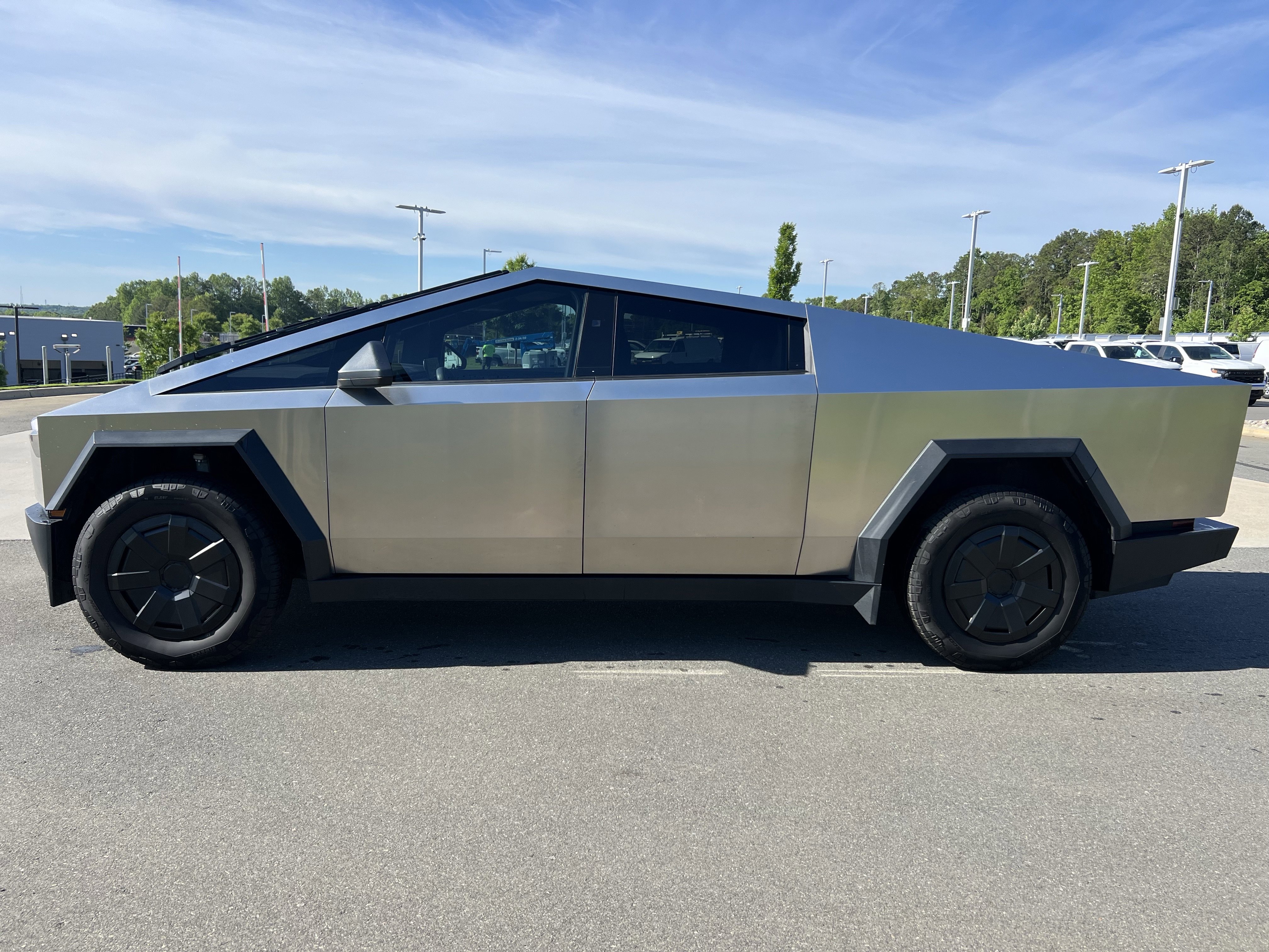 Used 2024 Tesla Cybertruck AWD Crew Cab image 6
