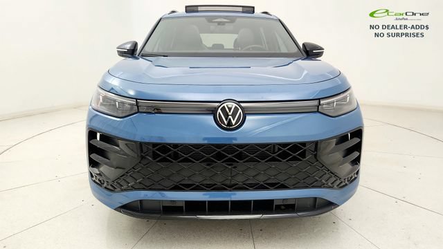 Used 2025 Volkswagen Tiguan SE R-Line FWD image 24