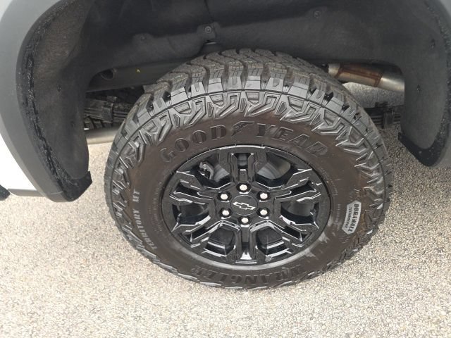 New 2026 Chevrolet Silverado 1500 ZR2 w/ Dark Appearance Package AWD/4WD image 10