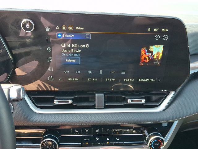 Used 2025 Chevrolet Equinox LT AWD/4WD image 17