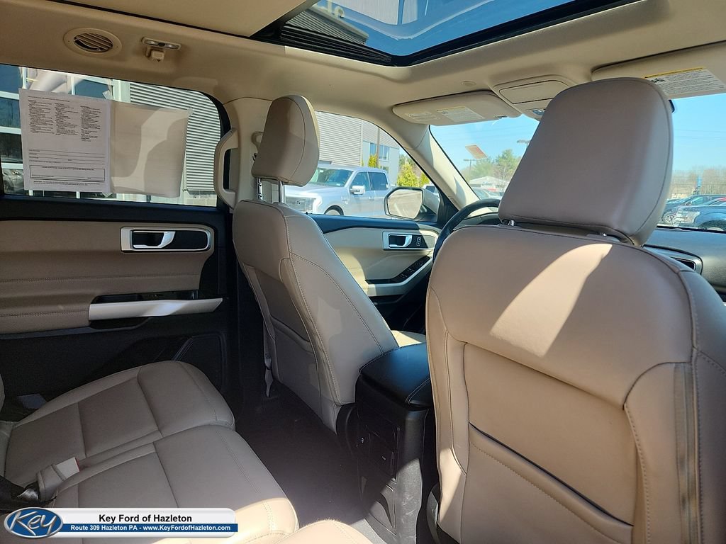 Used 2022 Ford Explorer XLT w/ Equipment Group 202A AWD/4WD image 31