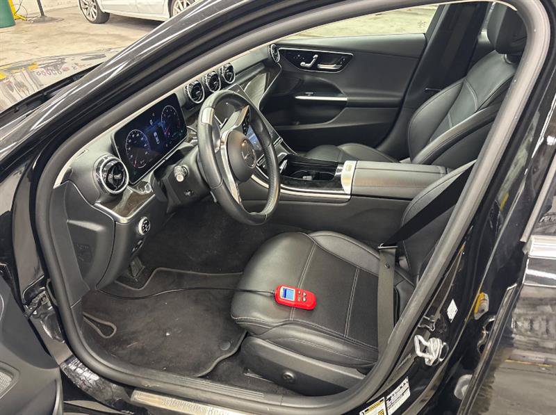 Used 2022 Mercedes-Benz C 300 4MATIC Sedan image 4