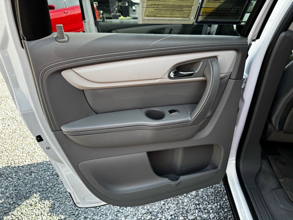 Used 2016 Chevrolet Traverse LT w/ Style and Technology Package image 17
