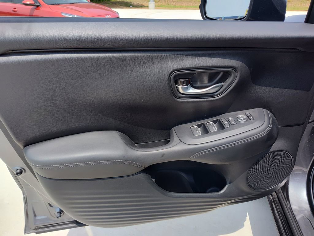Used 2025 Honda HR-V EX-L image 17