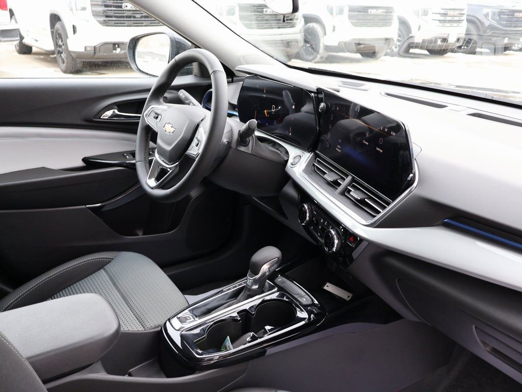 New 2026 Chevrolet Trax LT w/ Driver Confidence Package image 32