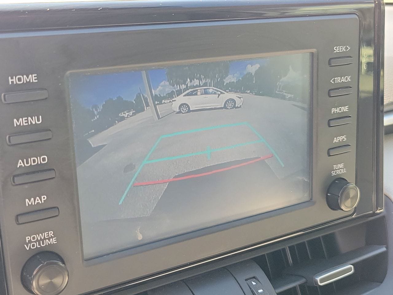 Used 2019 Toyota RAV4 XLE Premium w/ Cold Weather Package FWD image 27