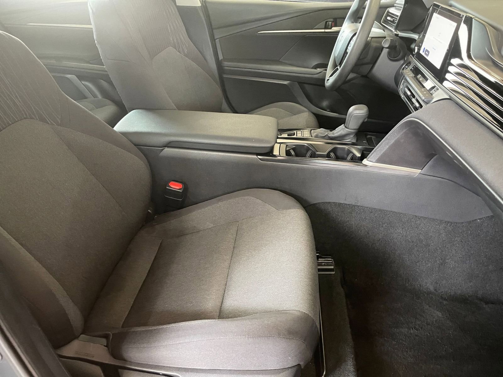 Used 2025 Toyota Camry LE image 35