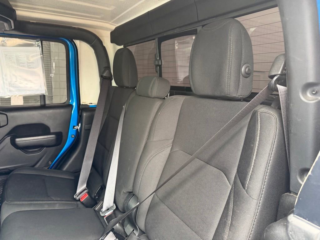 Used 2022 Jeep Gladiator Sport AWD/4WD image 18