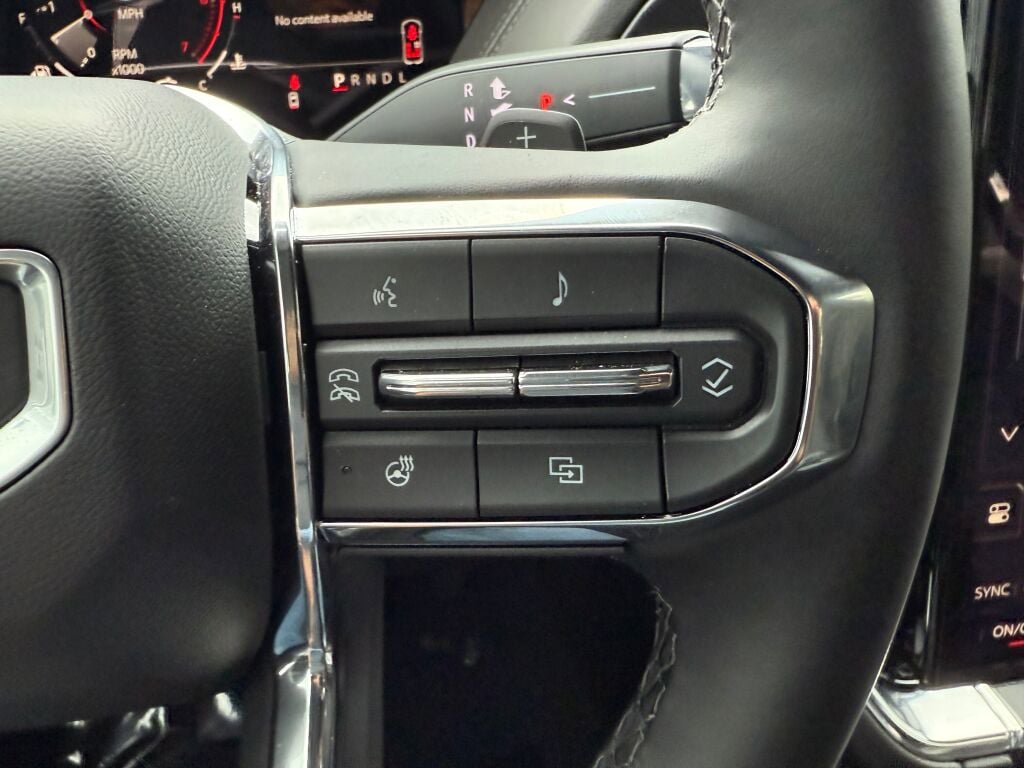 Used 2026 GMC Yukon XL Denali w/ Sun & Power Step Package AWD/4WD image 17