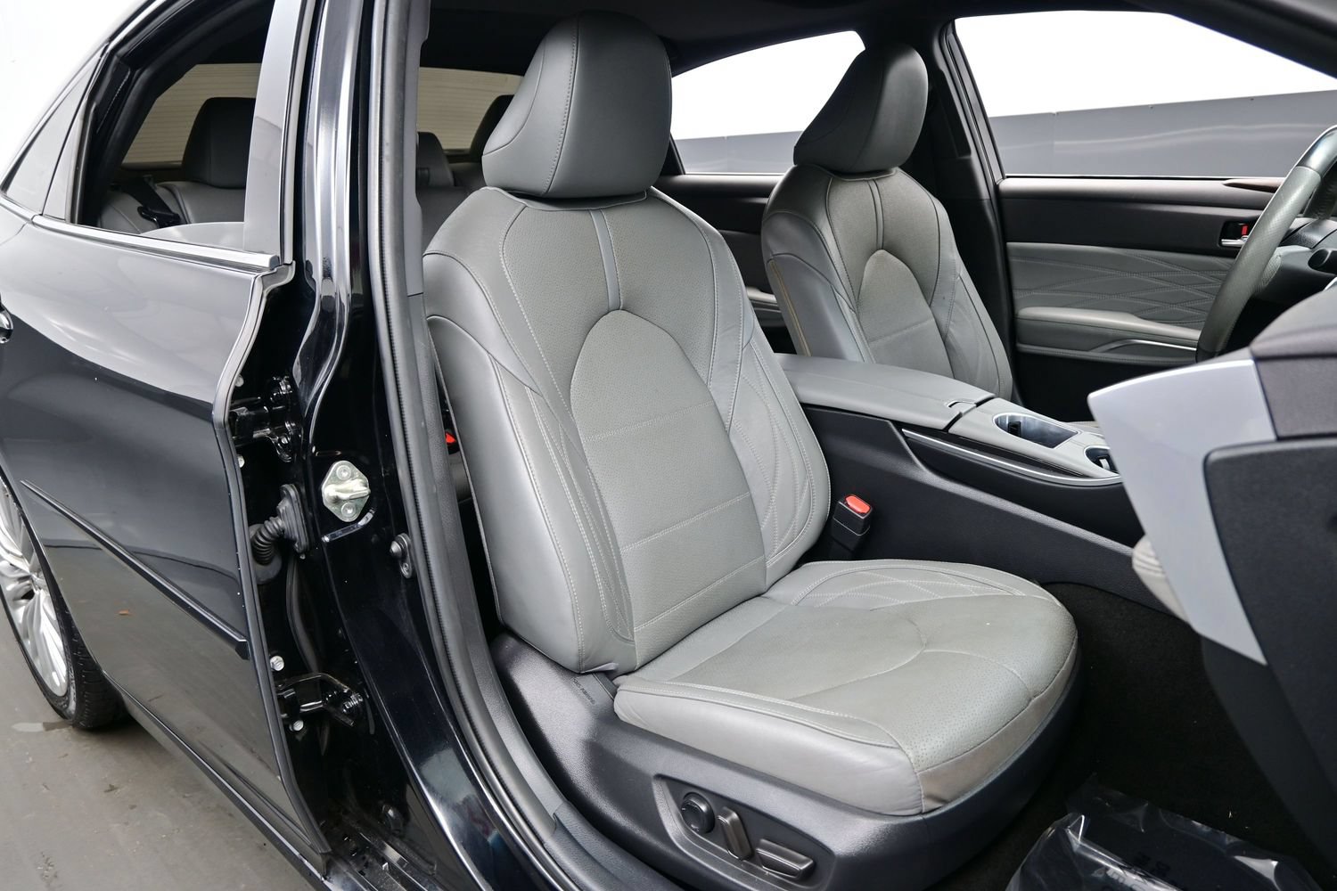Used 2020 Toyota Avalon Limited w/ Advanced Safety Package FWD image 14