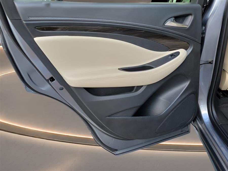 Used 2019 Buick Envision Preferred FWD image 9
