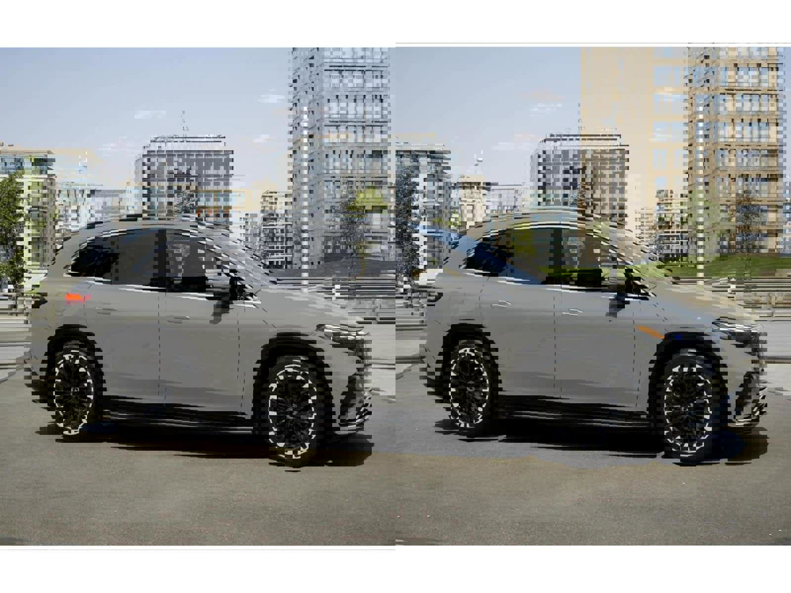 New 2026 Mercedes-Benz EQS 550 4MATIC SUV image 14