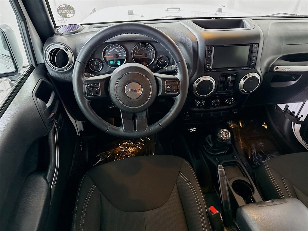 Used 2017 Jeep Wrangler Unlimited Sahara w/ Connectivity Group image 4