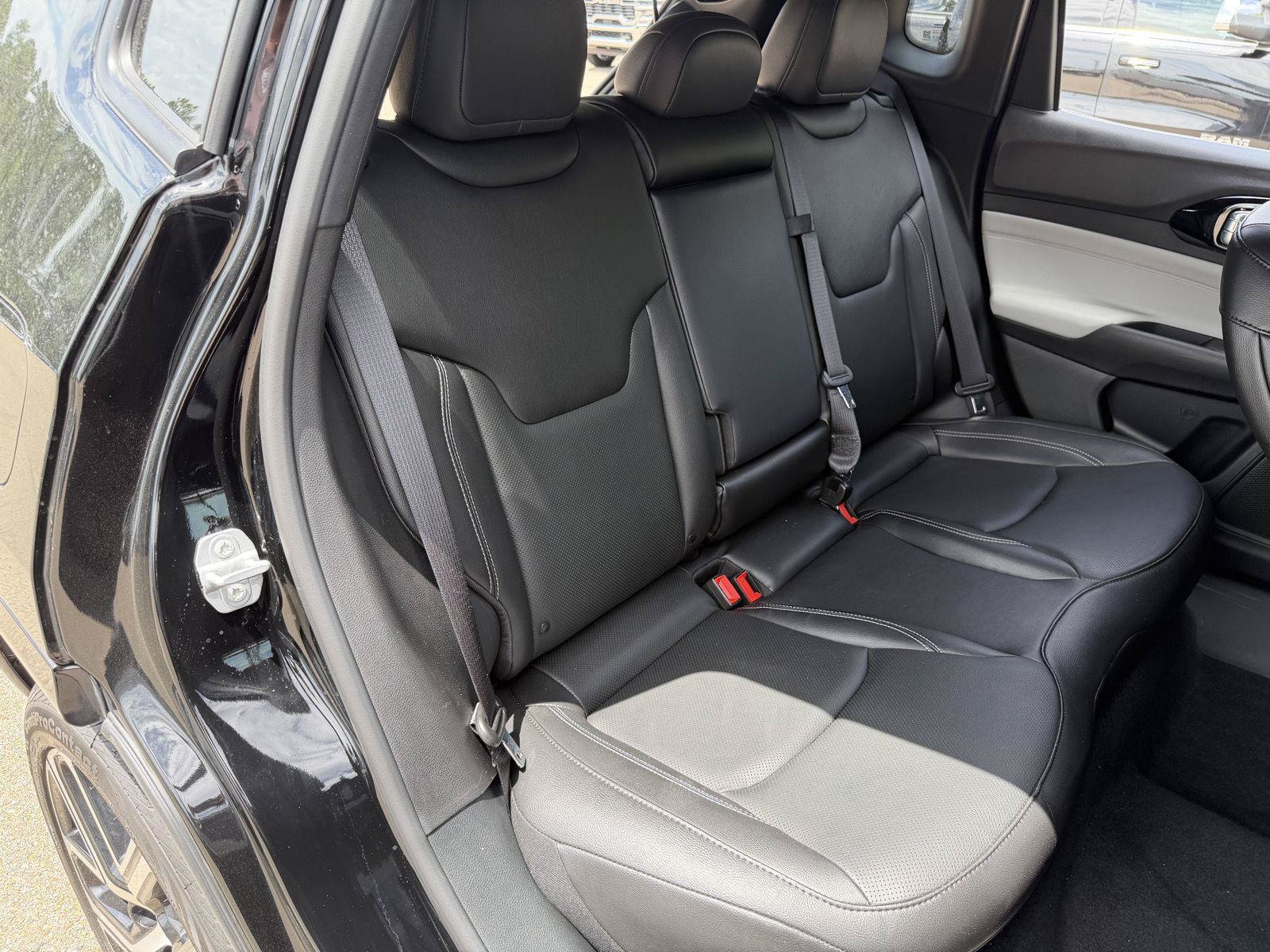 Certified 2025 Jeep Compass Limited w/ Elite Group AWD/4WD image 19