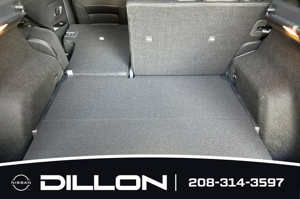 New 2026 Nissan Kicks SR w/ Cold Weather Package FWD image 16