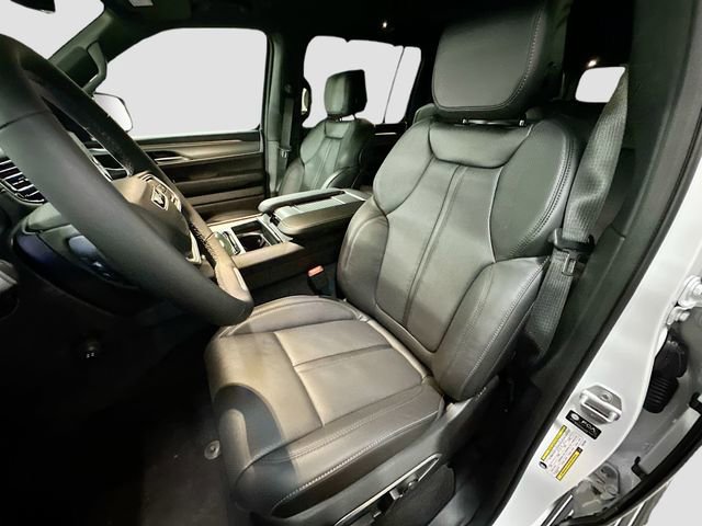 New 2025 Jeep Wagoneer L Series III w/ Quick Order Package 25C Super image 23