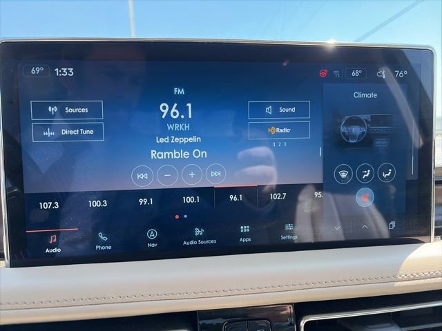 Used 2022 Lincoln Nautilus Reserve w/ Equipment Group 202A image 16