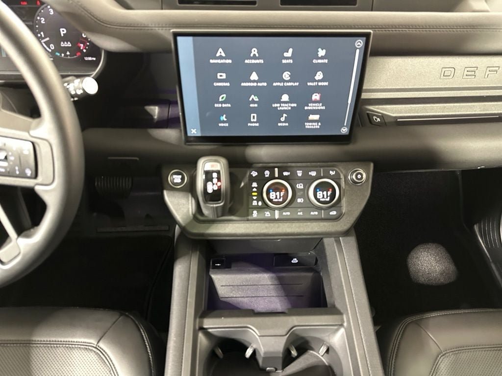 Used 2025 Land Rover Defender 130 Outbound AWD/4WD image 12
