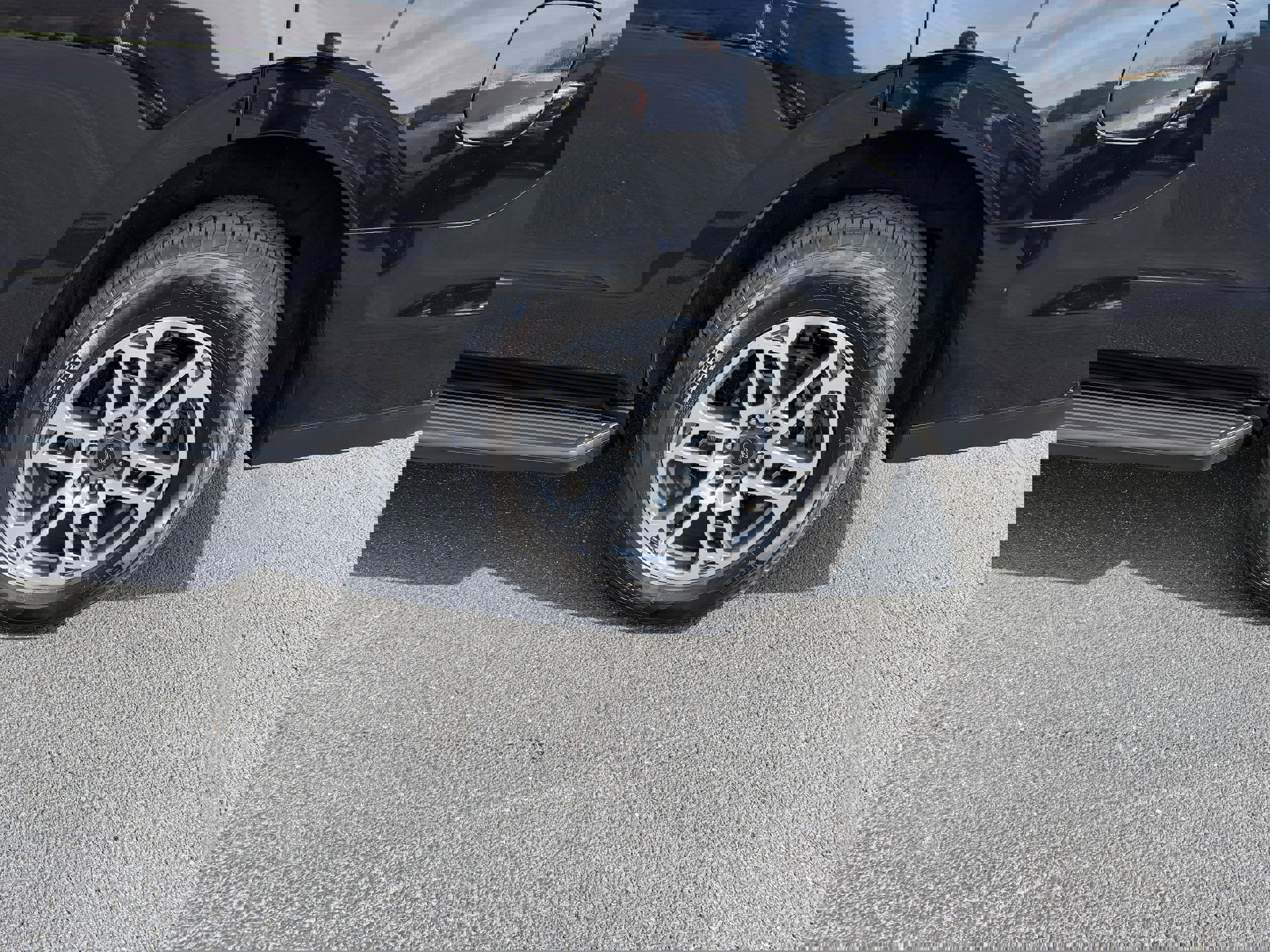 Certified 2025 Ford Expedition Active AWD/4WD image 10