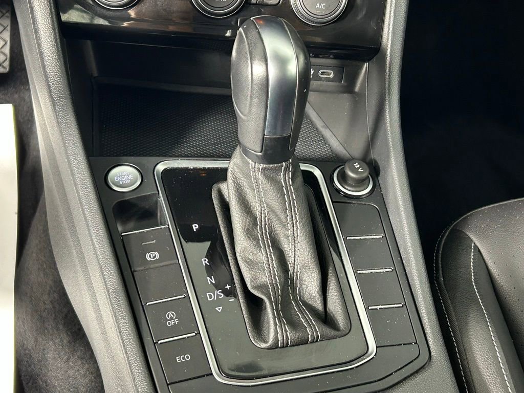Used 2021 Volkswagen Jetta SE w/ SE Cold Weather Package FWD image 20