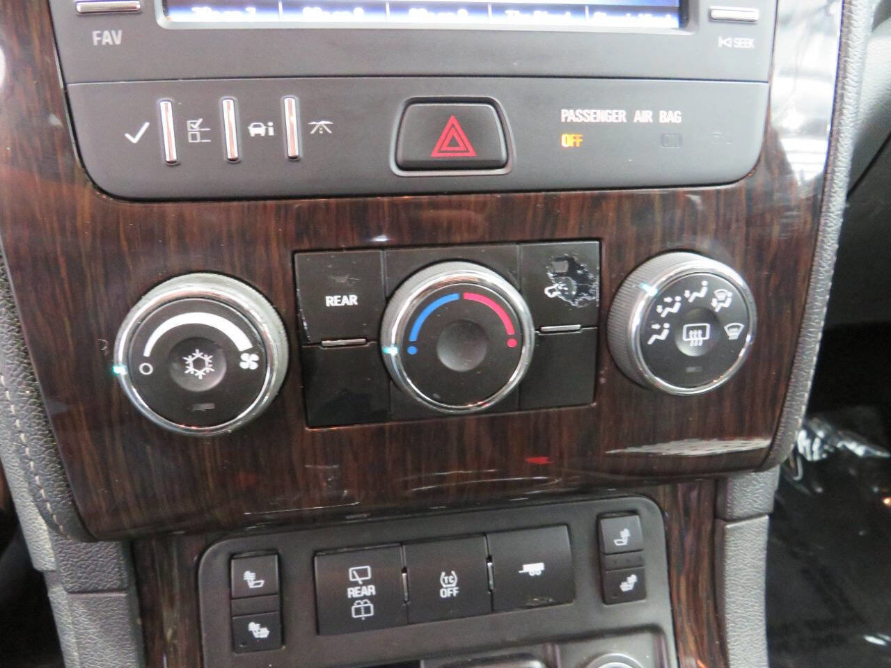 Used 2016 Chevrolet Traverse LT w/ Style and Technology Package image 26